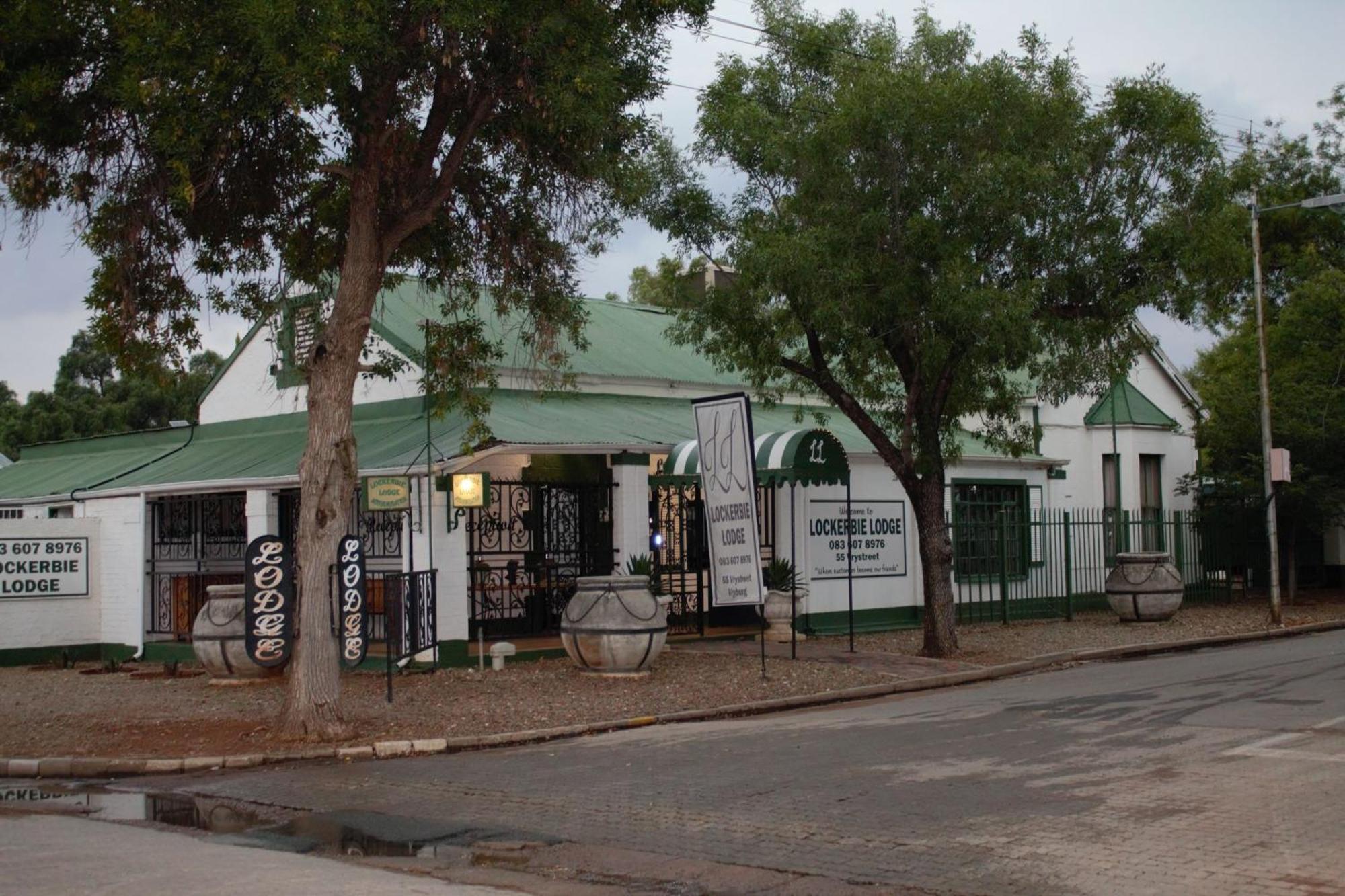 Lockerbie Lodge Vryburg Exteriör bild